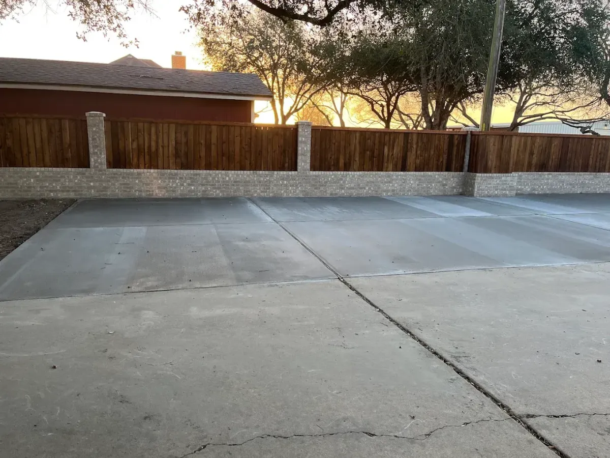 Residential cedar privacy fence installed in South Texas