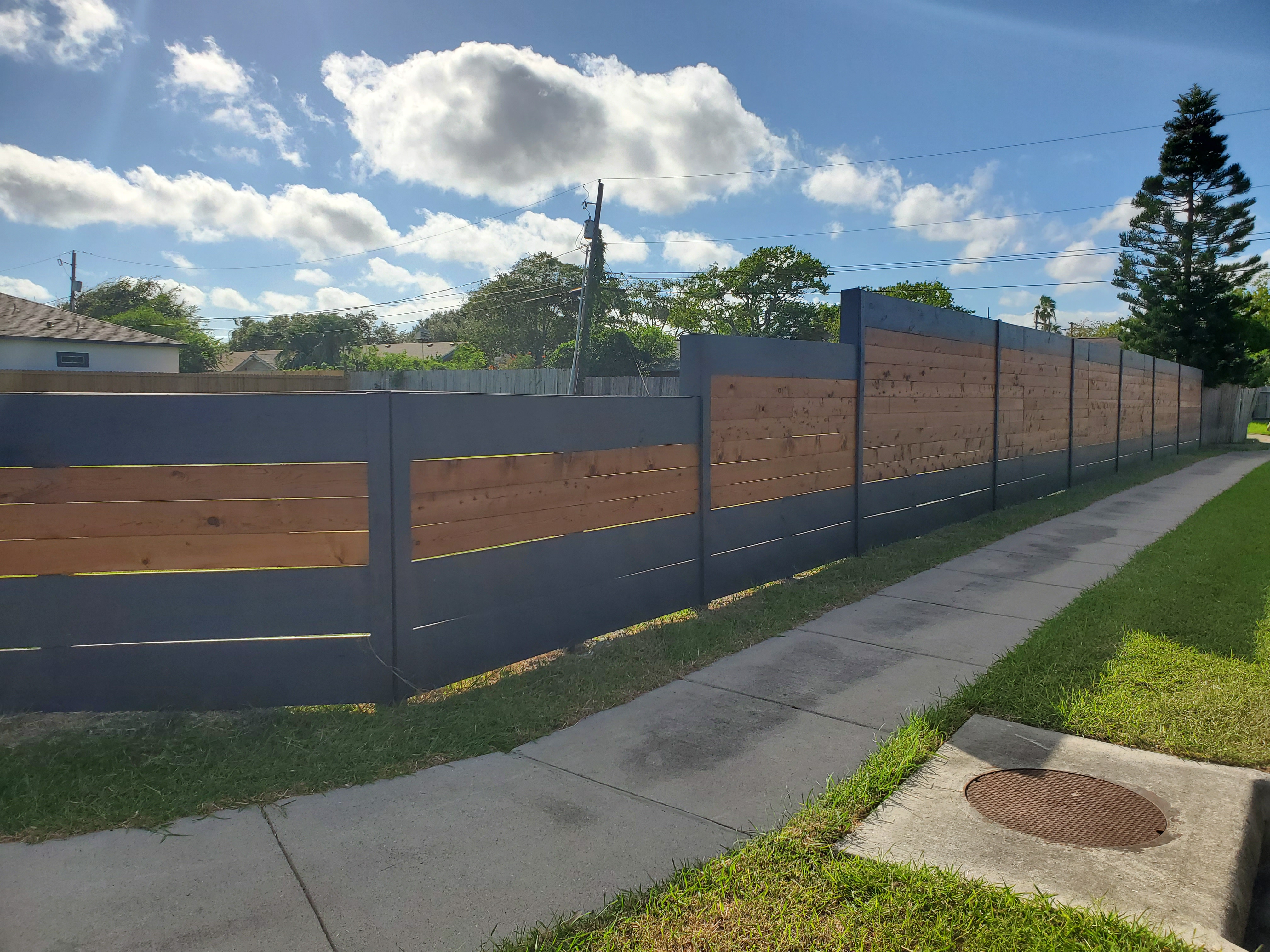 Fence contractor in Corpus Christi, TX