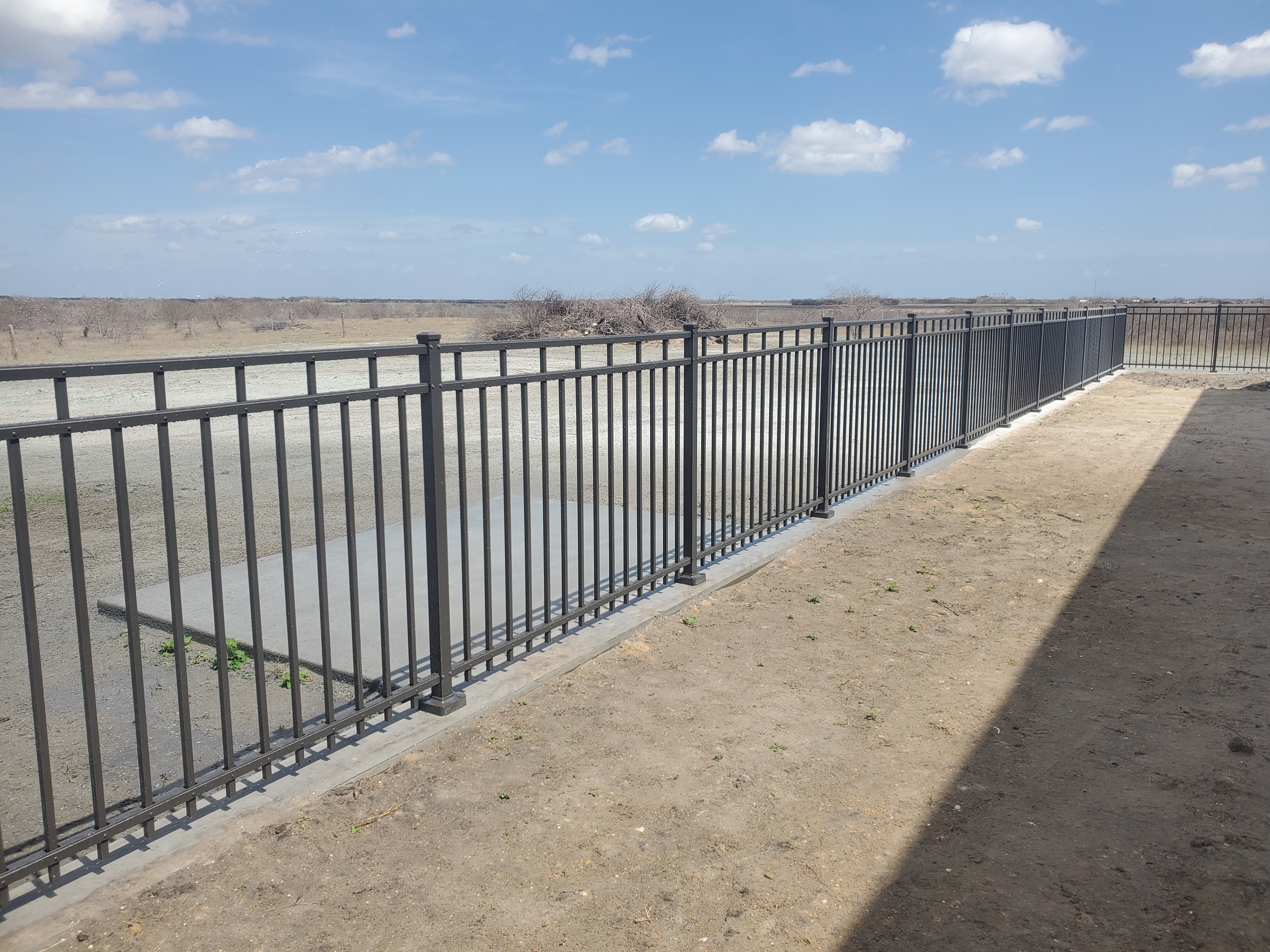 Fence contractor in Port Aransas, TX